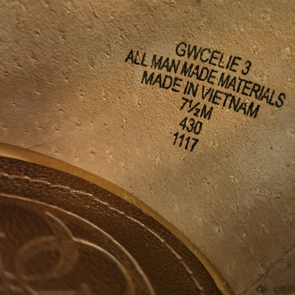 GUESS Gold Metallic/Foil Heeled Ankle Strap Sandal sz 7.5 - Picture 7 of 8